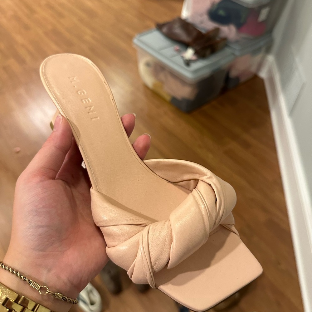 M. Gemi Women's pink kitten heels